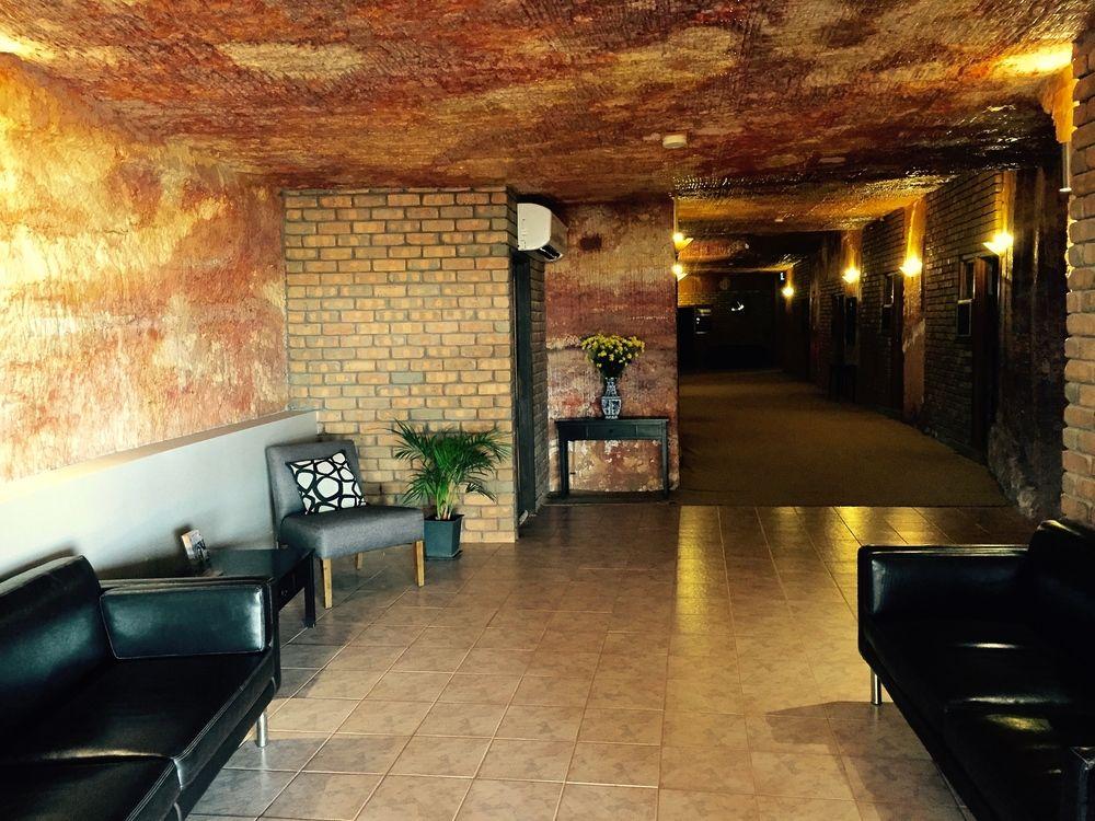 The Lookout Cave Underground Motel Coober Pedy Eksteriør billede