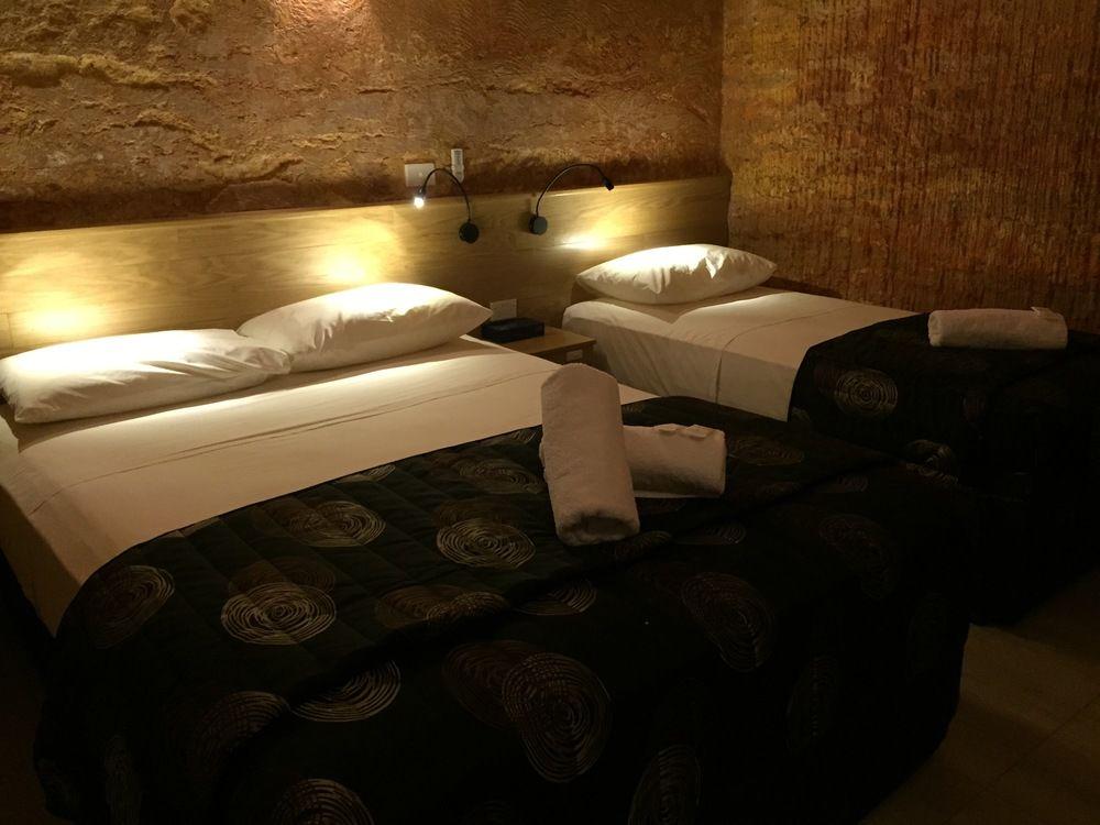 The Lookout Cave Underground Motel Coober Pedy Eksteriør billede