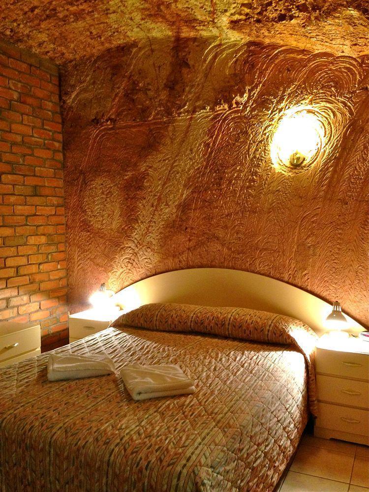 The Lookout Cave Underground Motel Coober Pedy Eksteriør billede