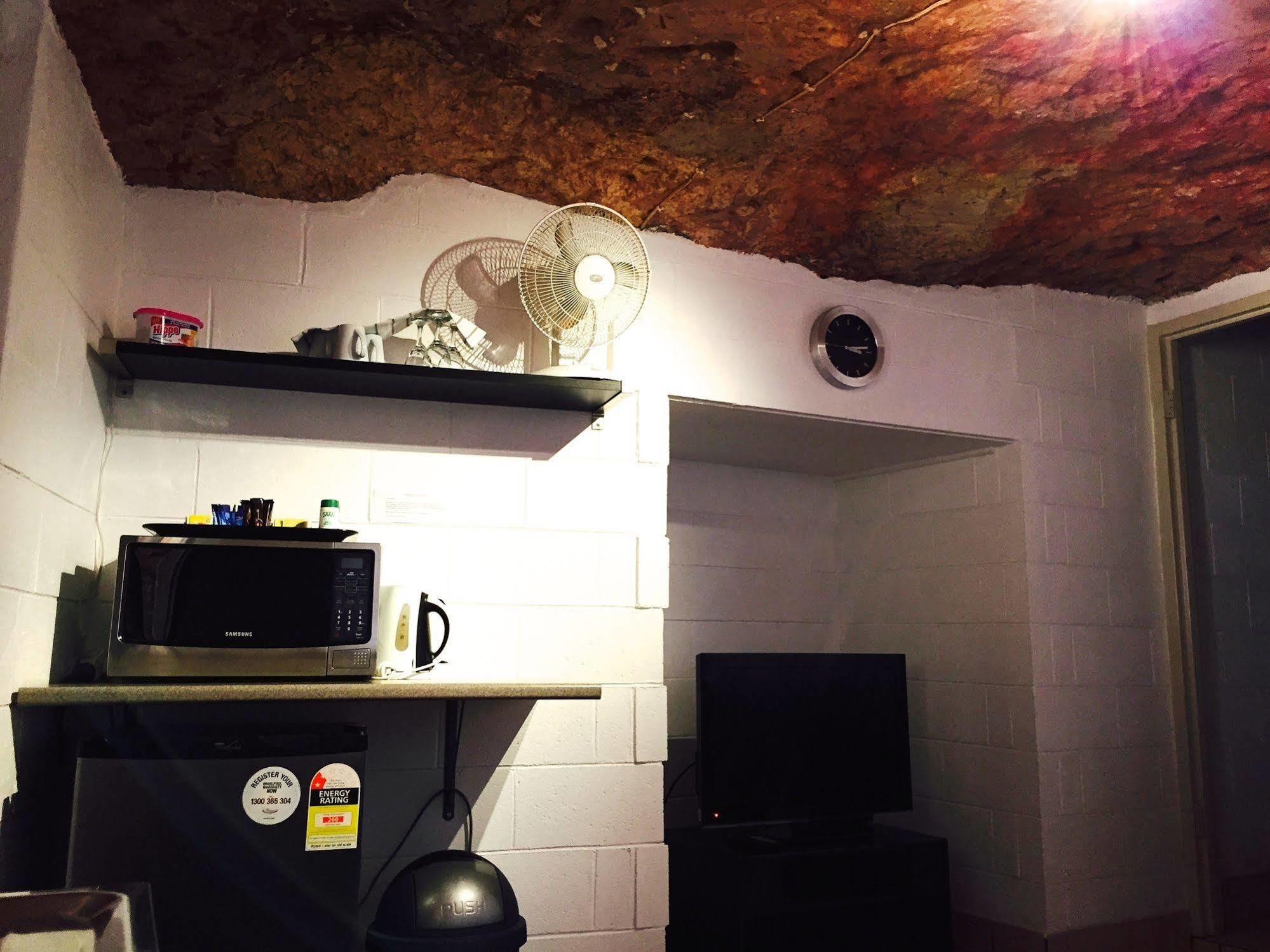 The Lookout Cave Underground Motel Coober Pedy Eksteriør billede