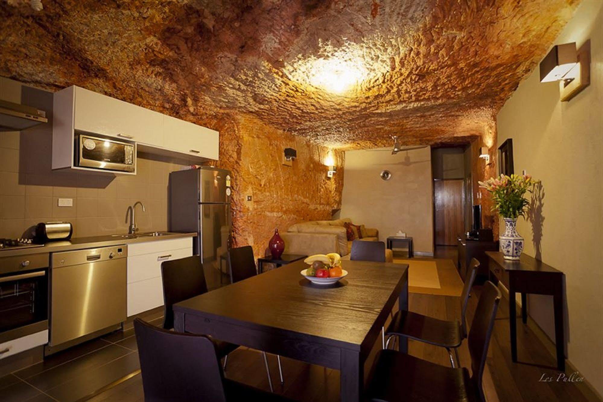 The Lookout Cave Underground Motel Coober Pedy Eksteriør billede