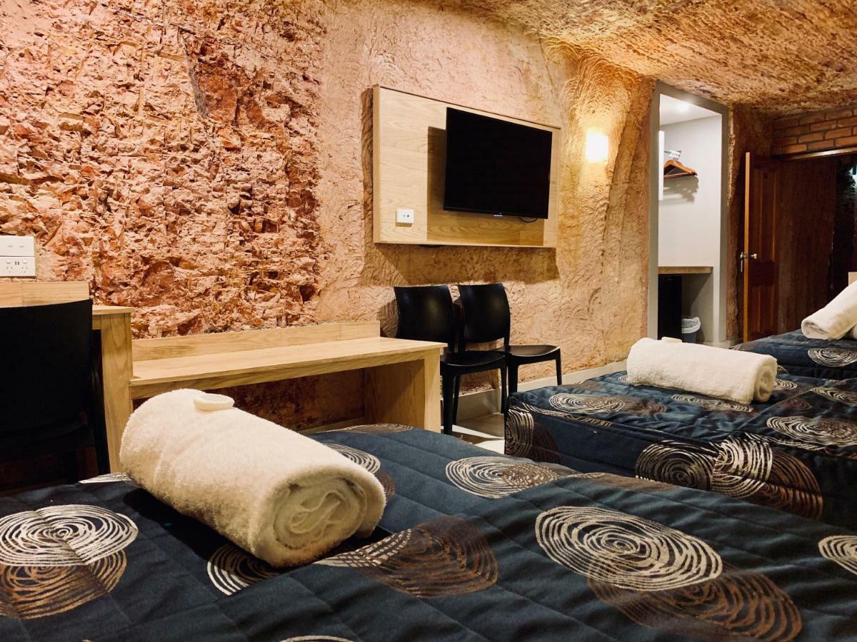 The Lookout Cave Underground Motel Coober Pedy Eksteriør billede